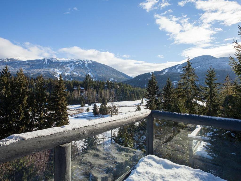 Beautiful 5 Bedroom Log Home With Spectacular Views Whistler Eksteriør billede